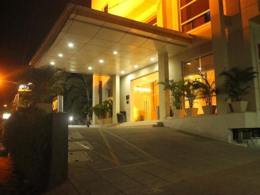 Keys Prima By Lemon Tree Hotels, Katti-Ma, Chennai Exterior foto